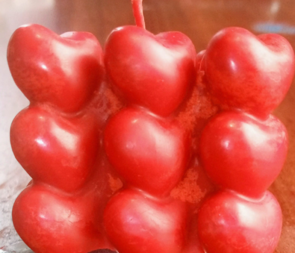 romantic hearts cube candle